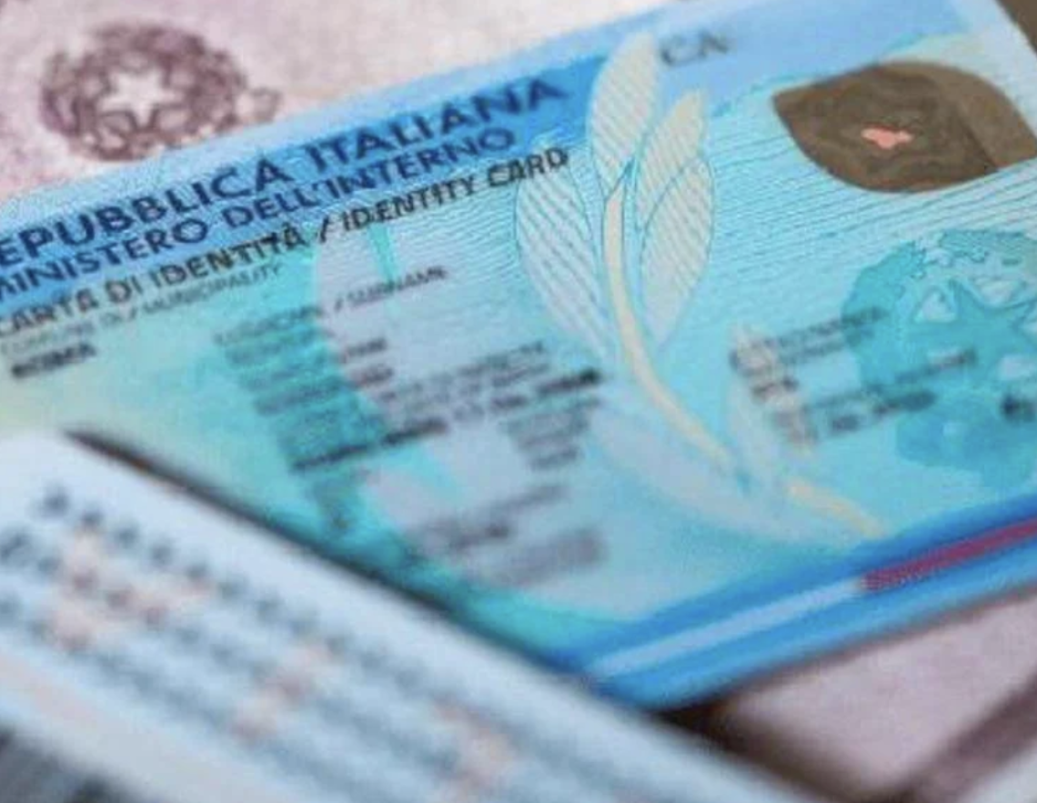 Carta d'identità, l'annuncio di Zangrillo: «Gli over 70 non dovranno più rinnovarla»