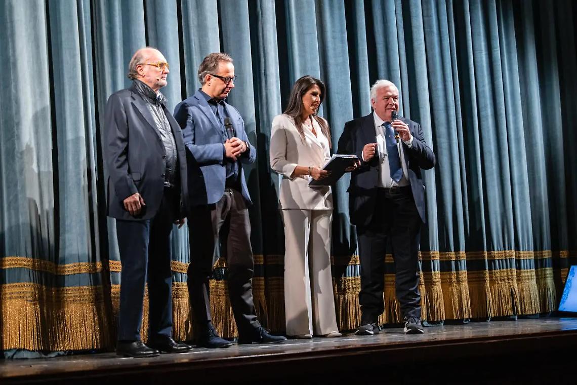 Le leggende della neve a Vigevano: applausi, ricordi e auspici verso Milano-Cortina 2026