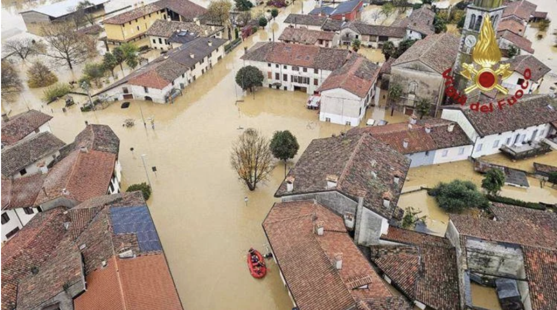 Frana travolge case nel Goriziano, due dispersi. Esonda fiume Torre, persone sui tetti