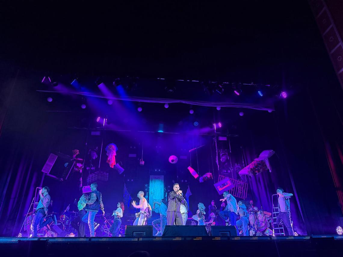 Andrea Sannino omaggia Napoli con amore