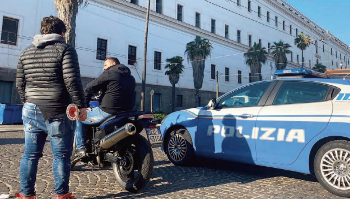 Movida di sangue in piazza Carlo III