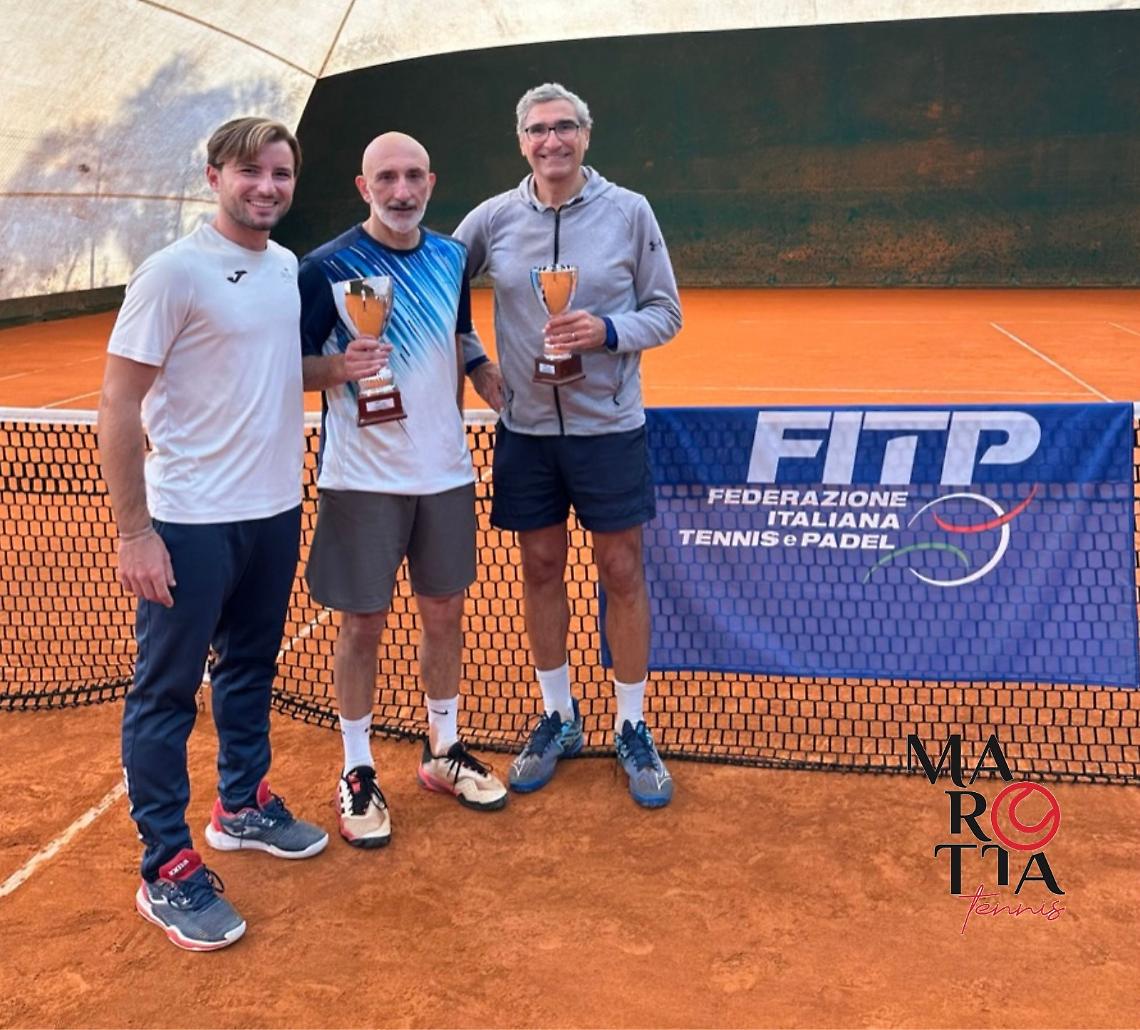 Master “Super Old Style” 2025: il tennis senza età esalta i veterani all’Exclusive del Dubai Village