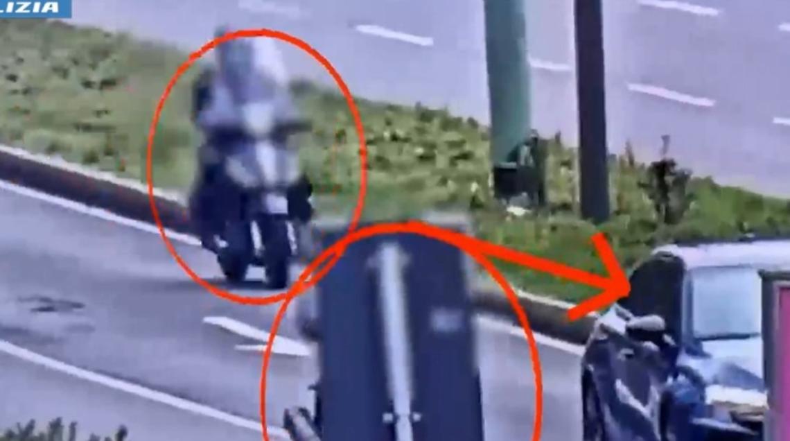 Rapine di orologi di lusso con la tecnica dello “specchietto", 2 arresti a Napoli