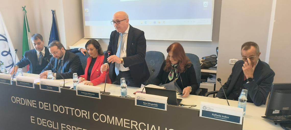 Commercialisti, la vera arma contro la violenza economica è l’indipendenza economica