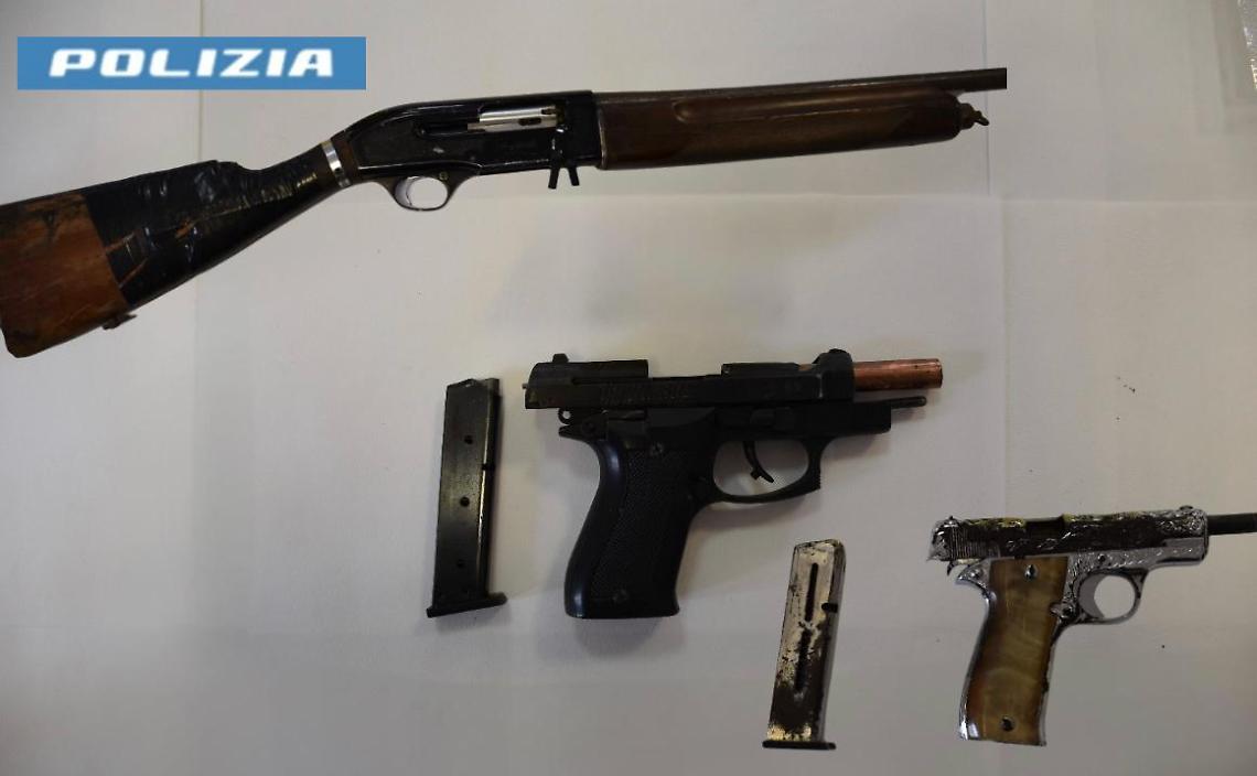 Armi e droga sequestrate dalla polizia a Pianura