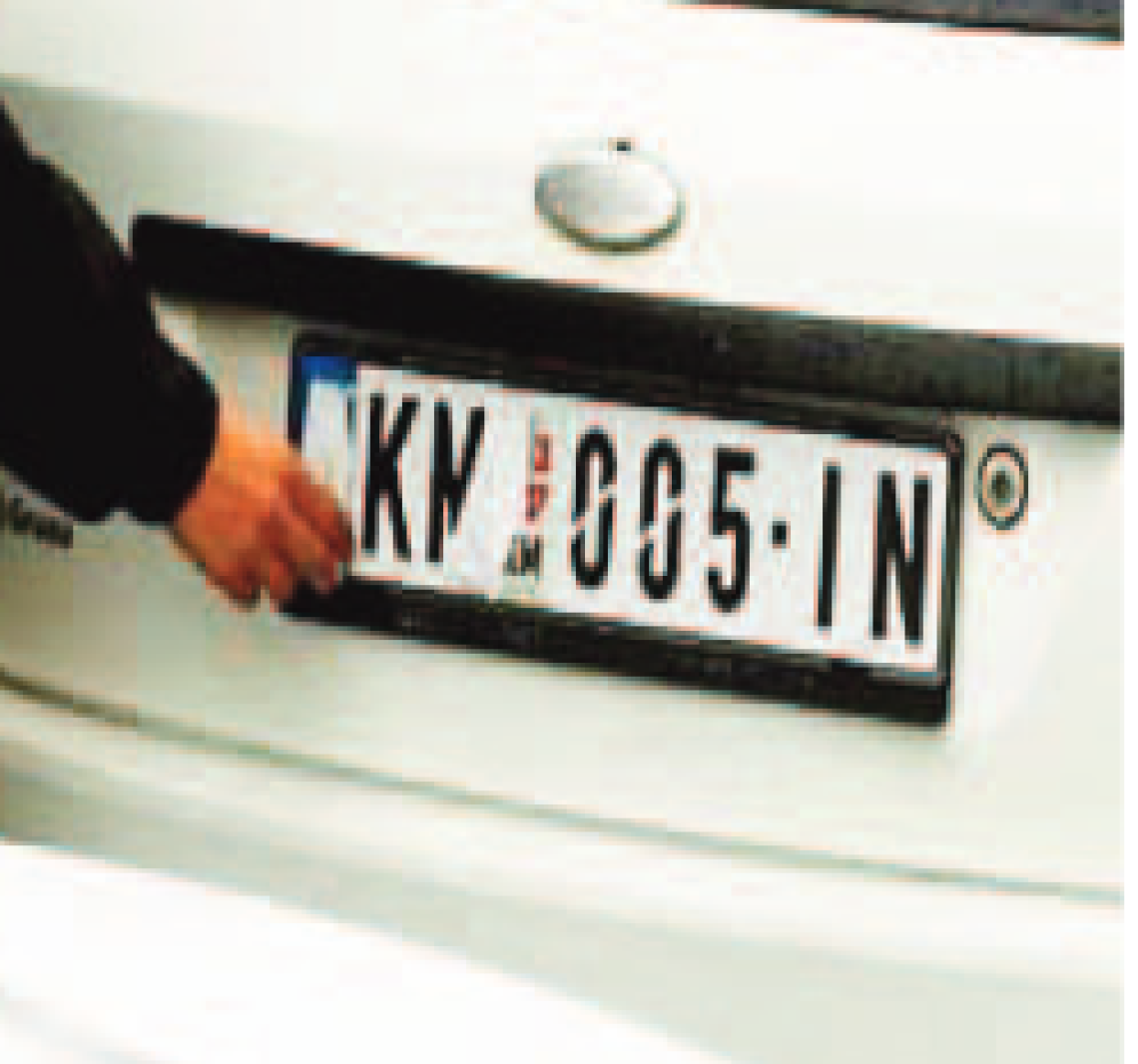 Targhe estere, a Napoli la metà di tutte le auto circolanti in Italia