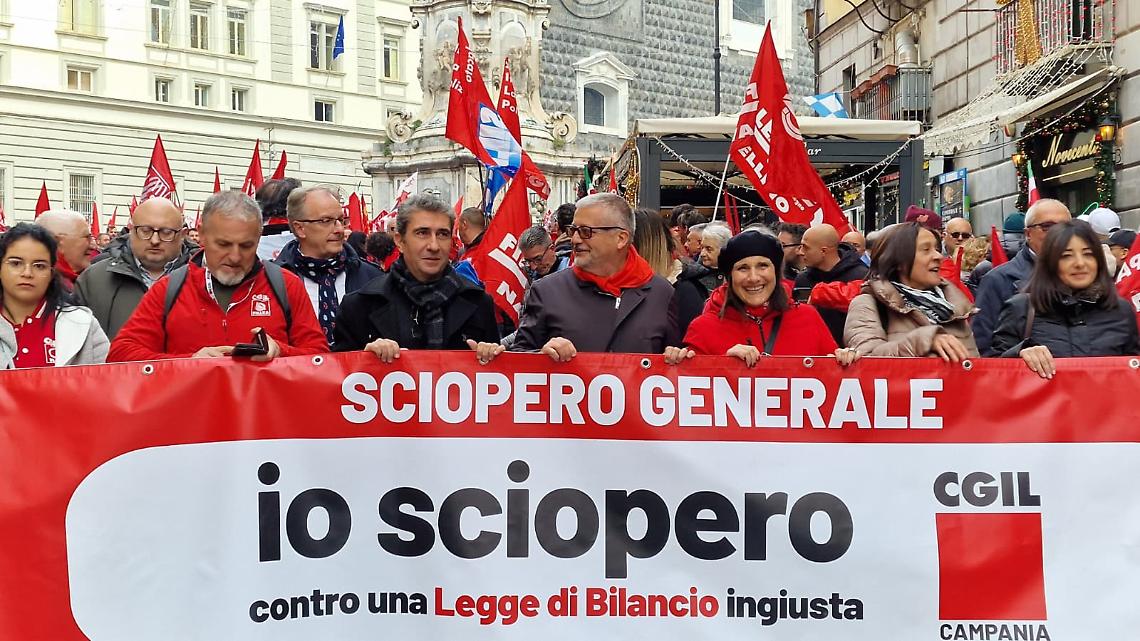 Sciopero, Giove a Napoli: «Manovra da cambiare, non ci fermeremo»