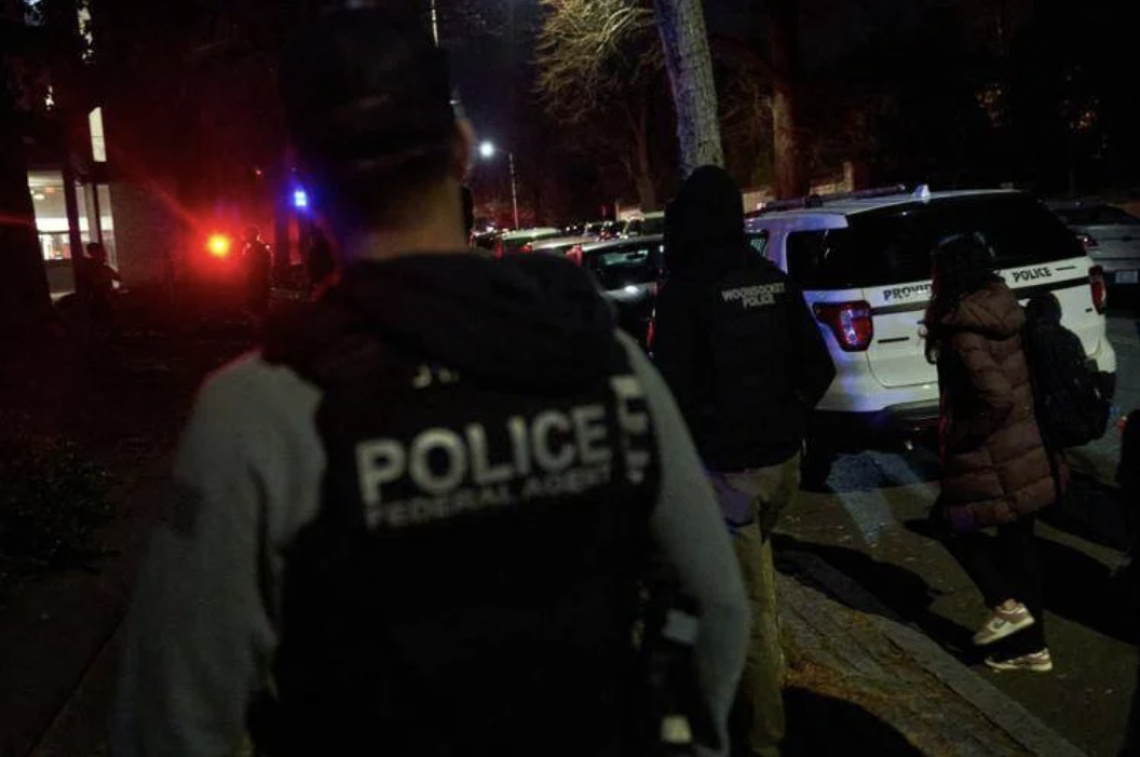 Sparatoria alla Brown University, &egrave; ancora caccia all'uomo: diffuso video del killer