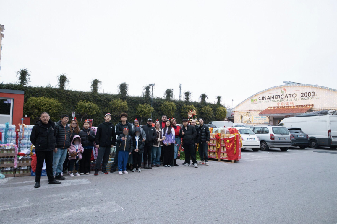 La comunit&agrave; cinese di Cinamercato : un ponte di aiuti per il Natale delle famiglie di Gianturco