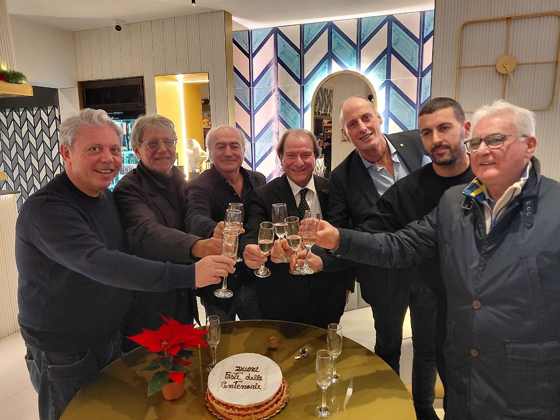 Le Centenarie, gli auguri di Natale e il futuro con la guida di Gennaro Luciano