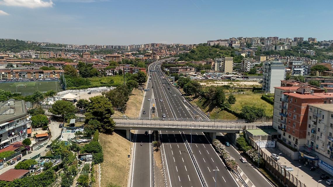 EconomiaTangenziale di Napoli, dal passato al futuro: il grande piano di ammodernamento tra sicurezza, sostenibilit&agrave; e tecnologia