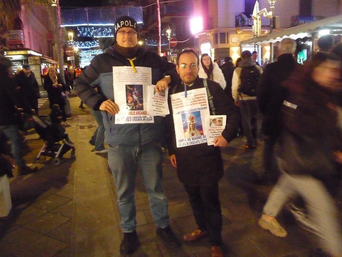 Gianluca Martone bloccato durante il volantinaggio a Salerno