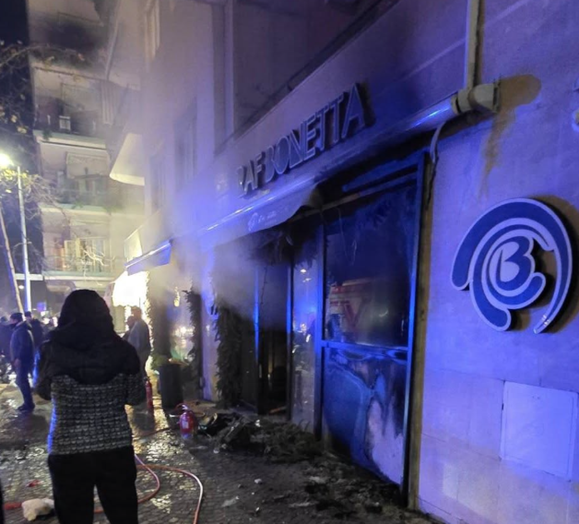 Incendio alla pizzeria di Raf Bonetta per i fuochi d'artificio