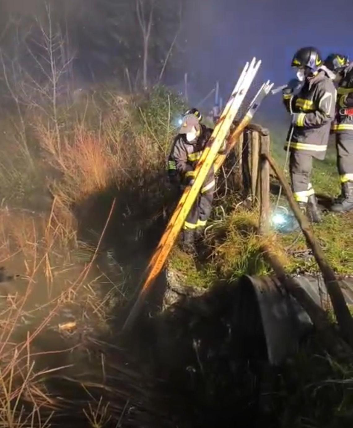 Marito e moglie trovati morti in un laghetto: disposta autopsia