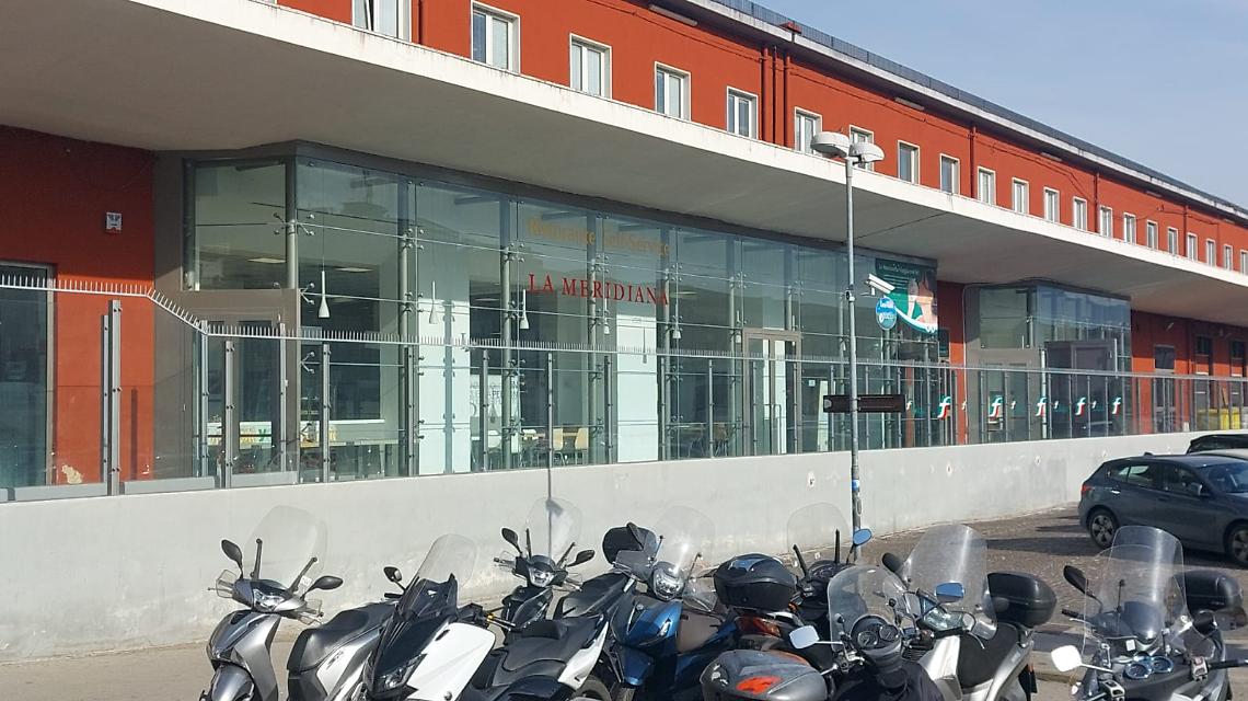 Napoli centrale, chiude la mensa ferroviaria: a rischio 12 posti lavoro
