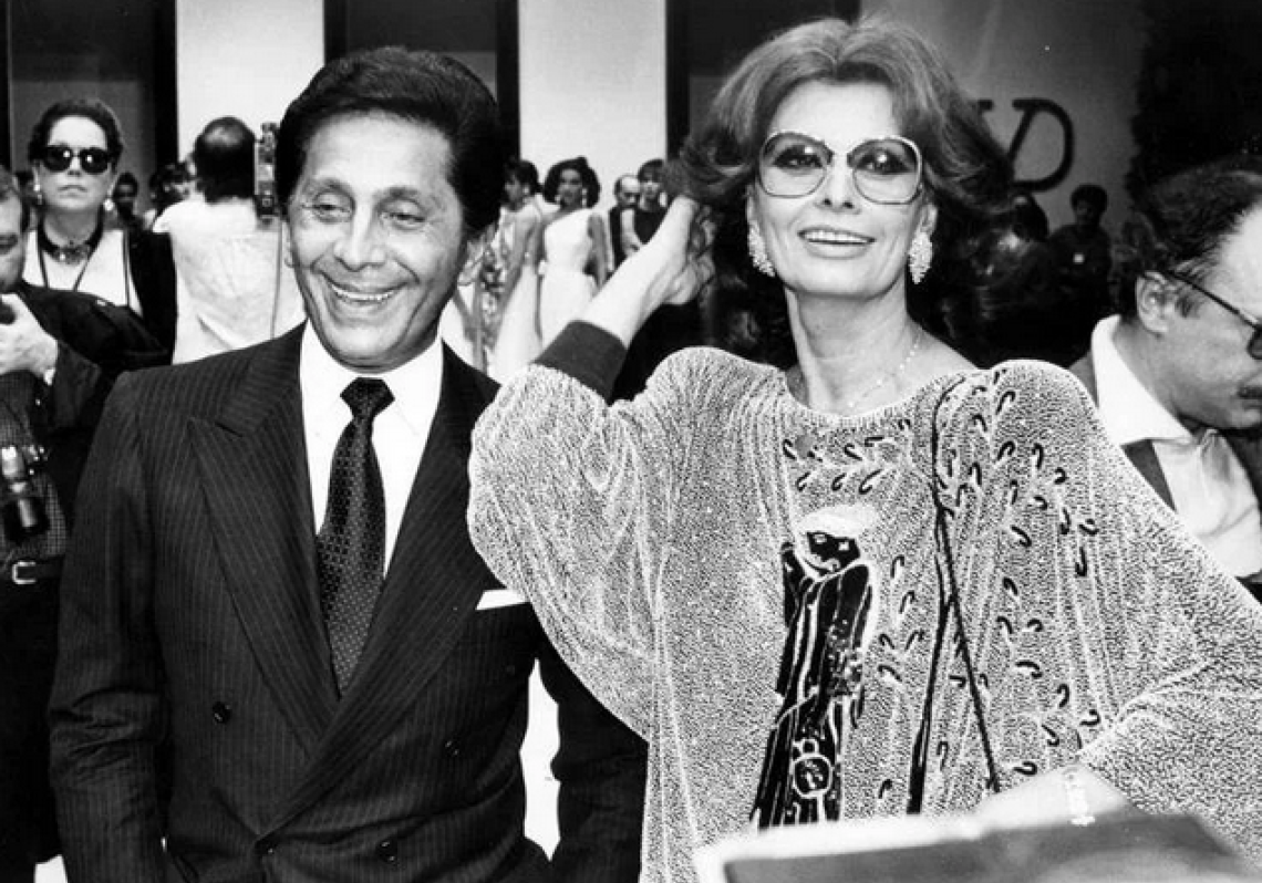 Da Jackie Kennedy a Sophia Loren, tutte le donne iconiche di Valentino
