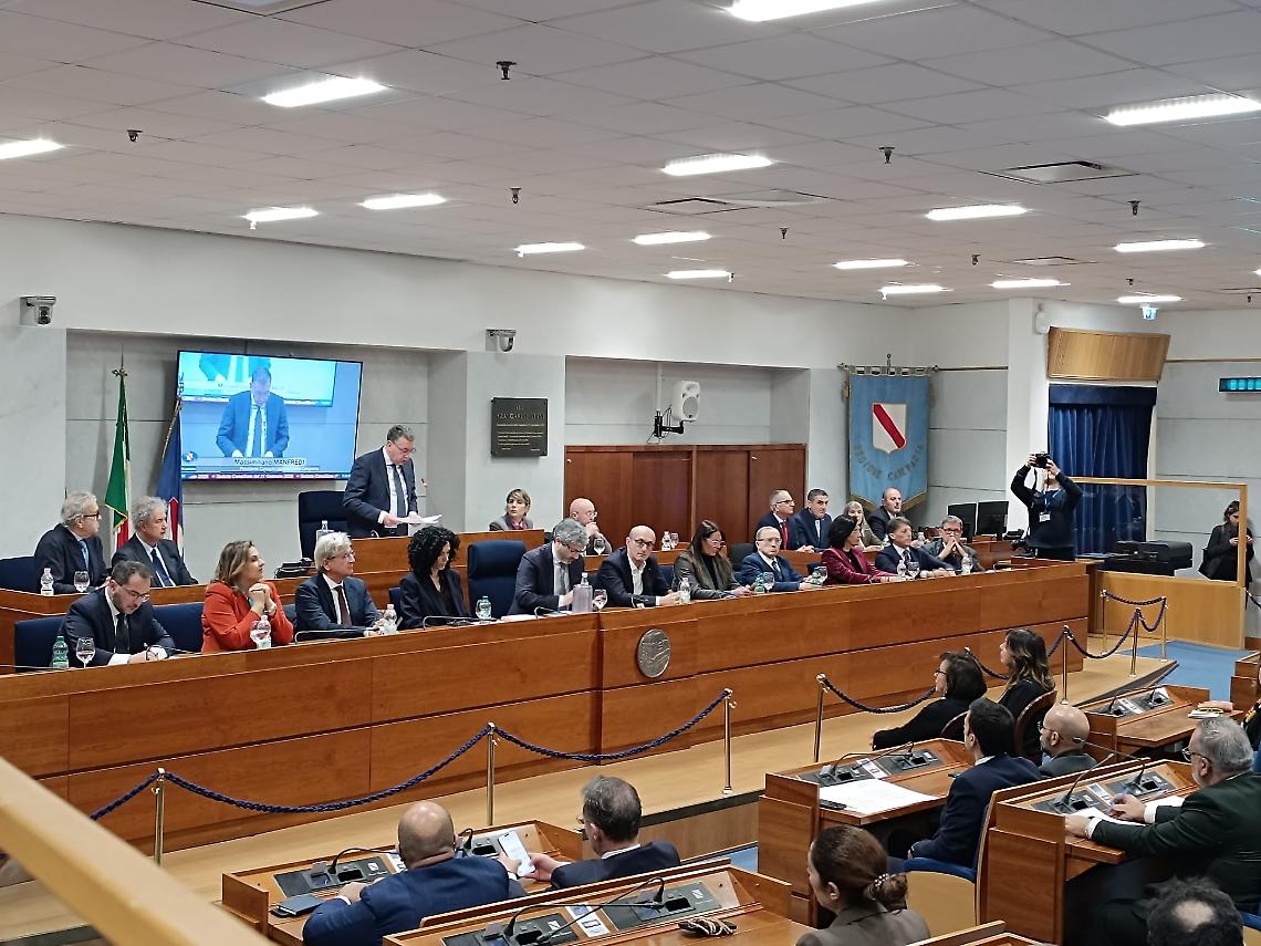 Fico presenta la sua Giunta al Consiglio regionale