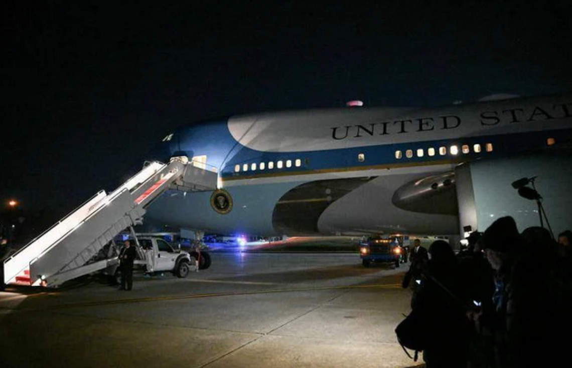 Guasto all'Air Force One, Trump torna alla base
