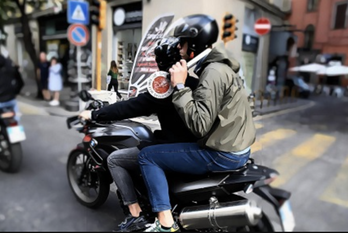 Rapina una donna e tenta la fuga, bloccato dai Falchi