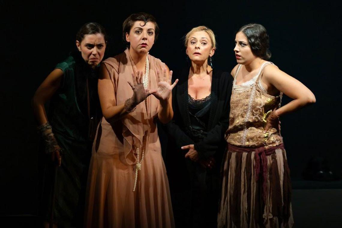 &ldquo;Streghe da marciapiede" in scena al Sannazaro