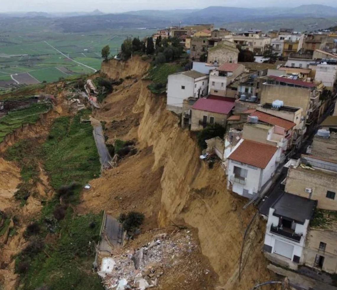 La triste frana di Niscemi: riqualificare il territorio