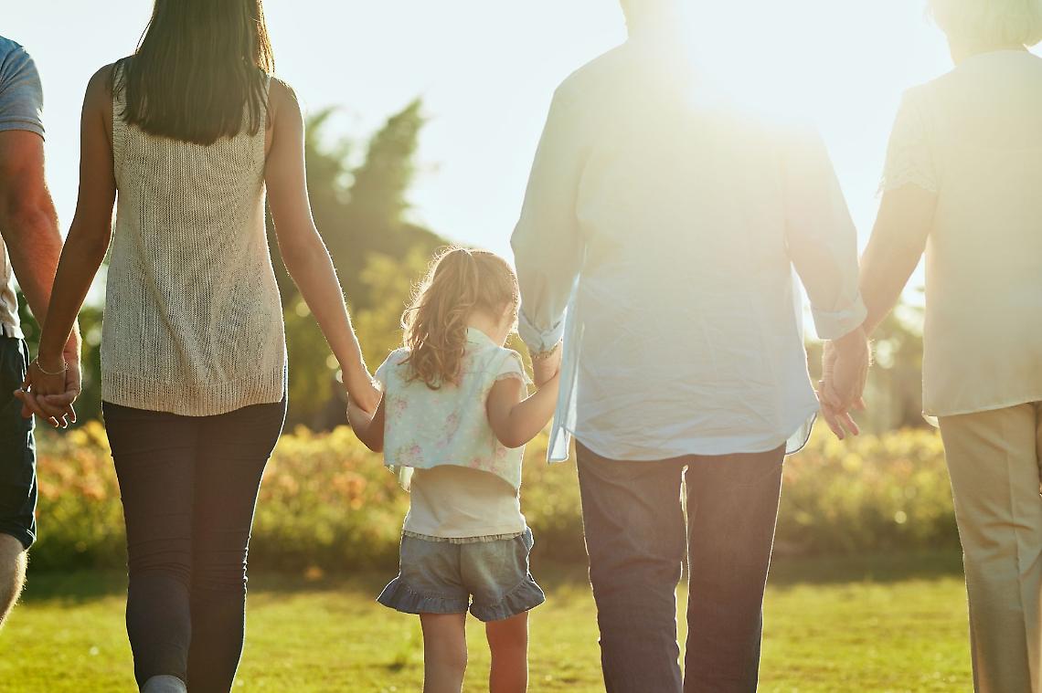 Il mito della felicit&agrave;: siamo pi&ugrave; infelici o solo pi&ugrave; esigenti?