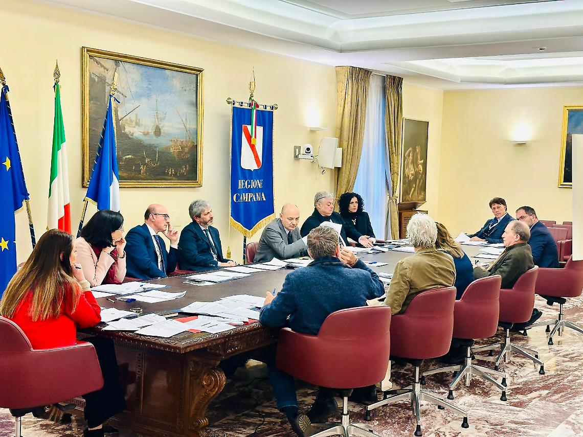 Salario minimo, si accende il dibattito