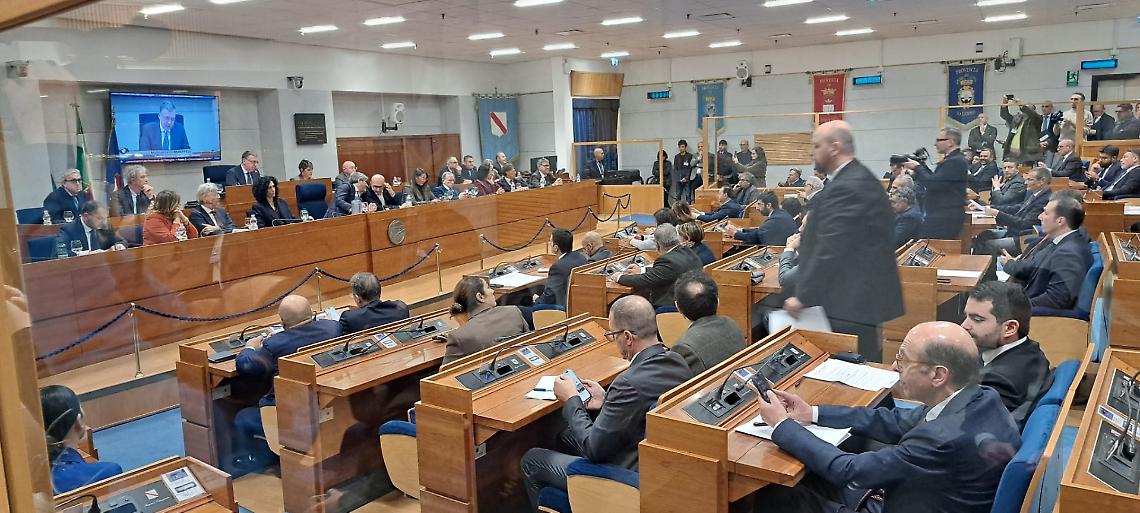 Gruppi consiliari, approvazione unanime