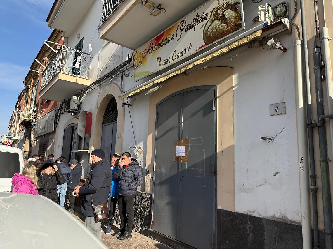 Ucciso a coltellate, ha difeso la figlia durante una lite