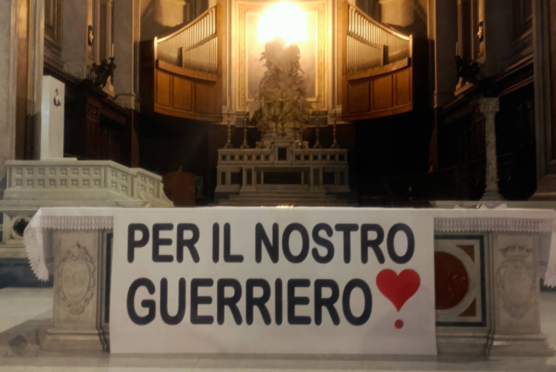 Fiaccolata per il piccolo Domenico: &laquo;Sei il nostro guerriero&raquo;