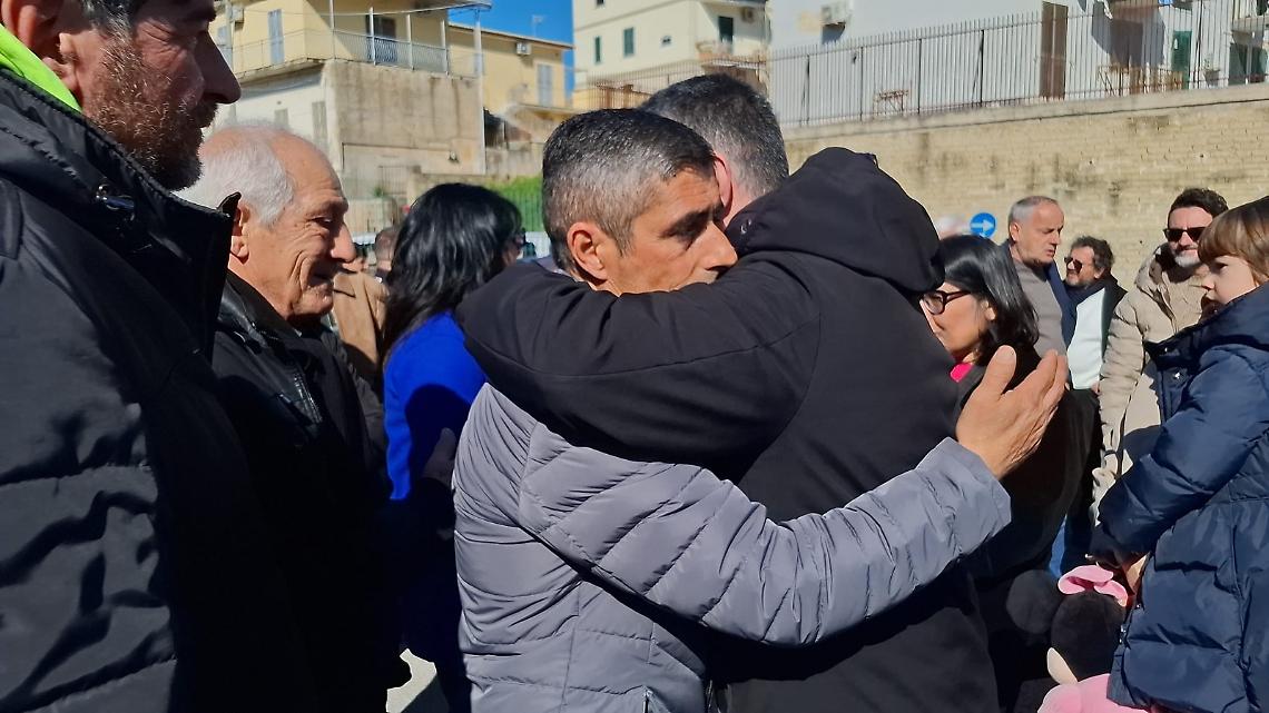 Manifestazione di solidariet&agrave; per assessore Martino