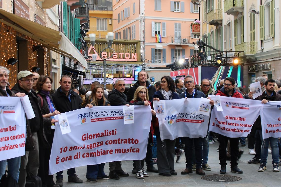 Flash mob dei giornalisti a Sanremo, Costante (Fnsi): &laquo;Da 10 anni senza rinnovo del contratto&rdquo;