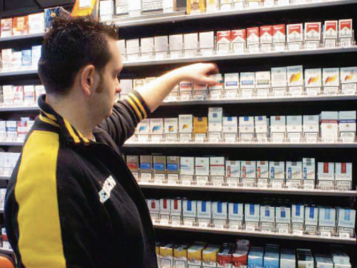 Sigarette pi&ugrave; care di 5 euro, Pascale in prima linea