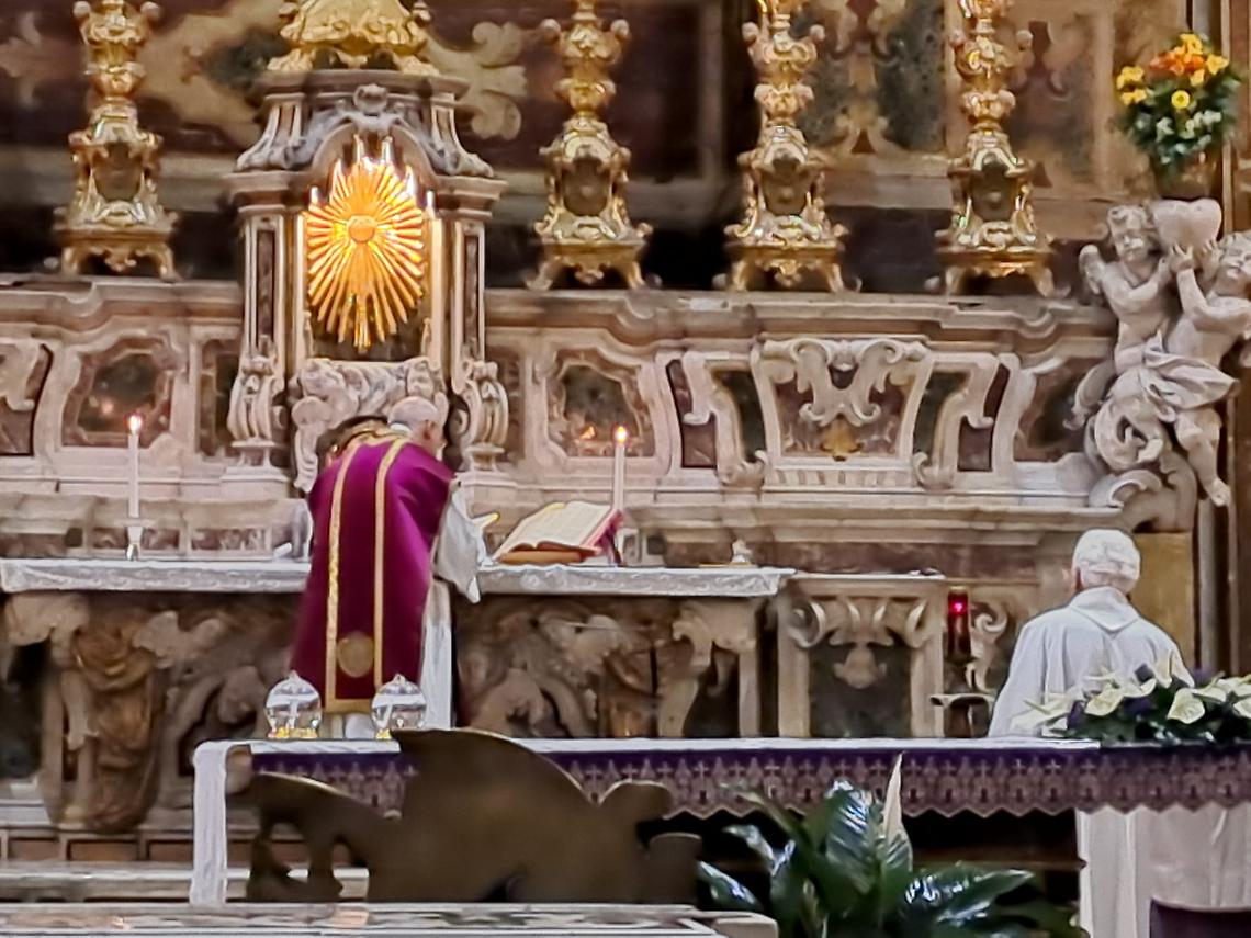 Napoli: torna la messa in latino