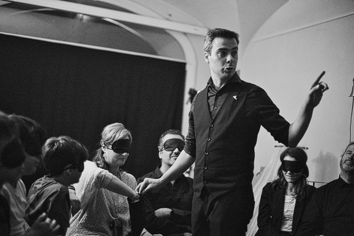 Invisibilia: la magia che si sente, si tocca, si ascolta