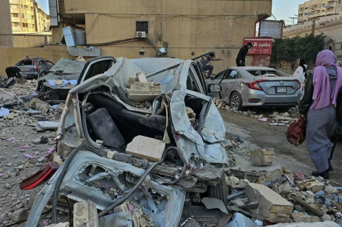 Iran sotto attacco, Teheran risponde ai missili. Israele colpisce il Libano: oltre 30 morti a Beirut