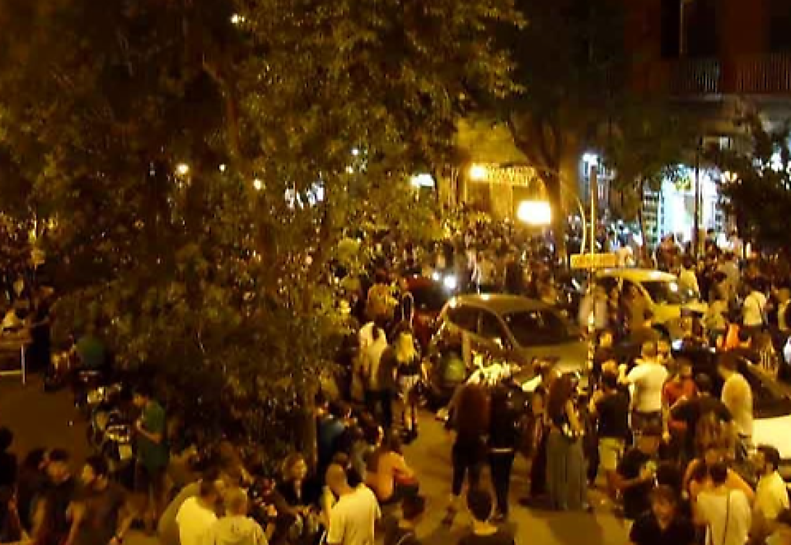 Movida, nuove regole per piazza Bellini