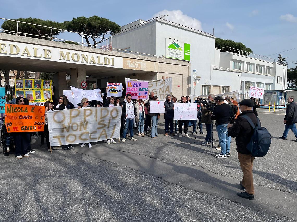 Al Monaldi famiglie per esprimere solidariet&agrave; a Guido Oppido