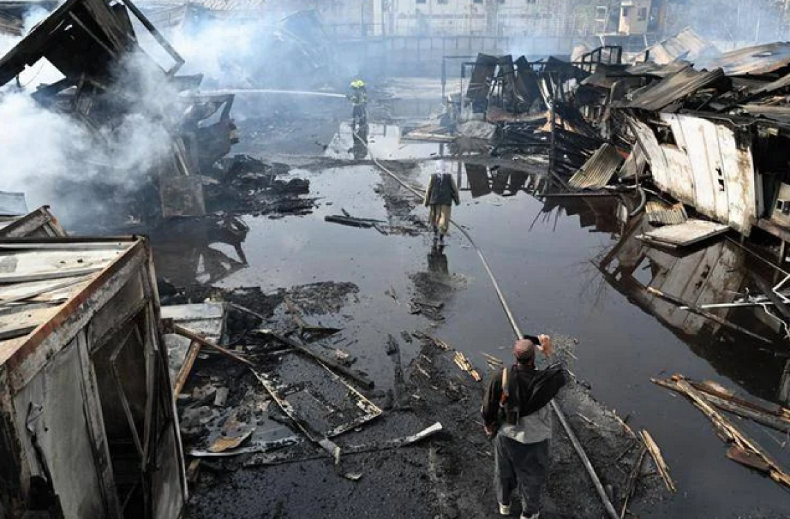 Massacro a Kabul, raid pachistani su ospedale: centinaia di morti