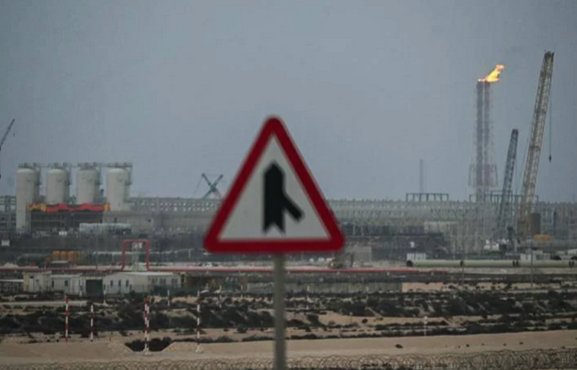 Colpite raffinerie in Qatar, Kuwait e Arabia Saudita