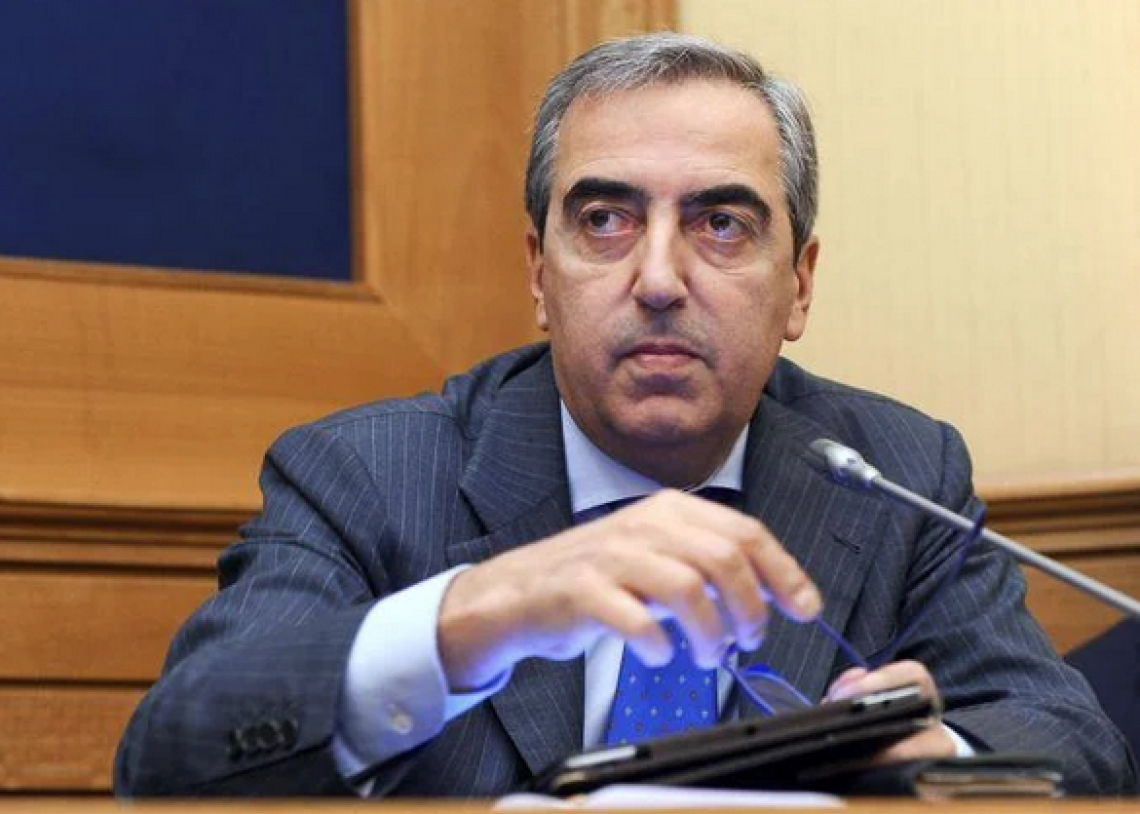 Gasparri si dimette da capogruppo al Senato