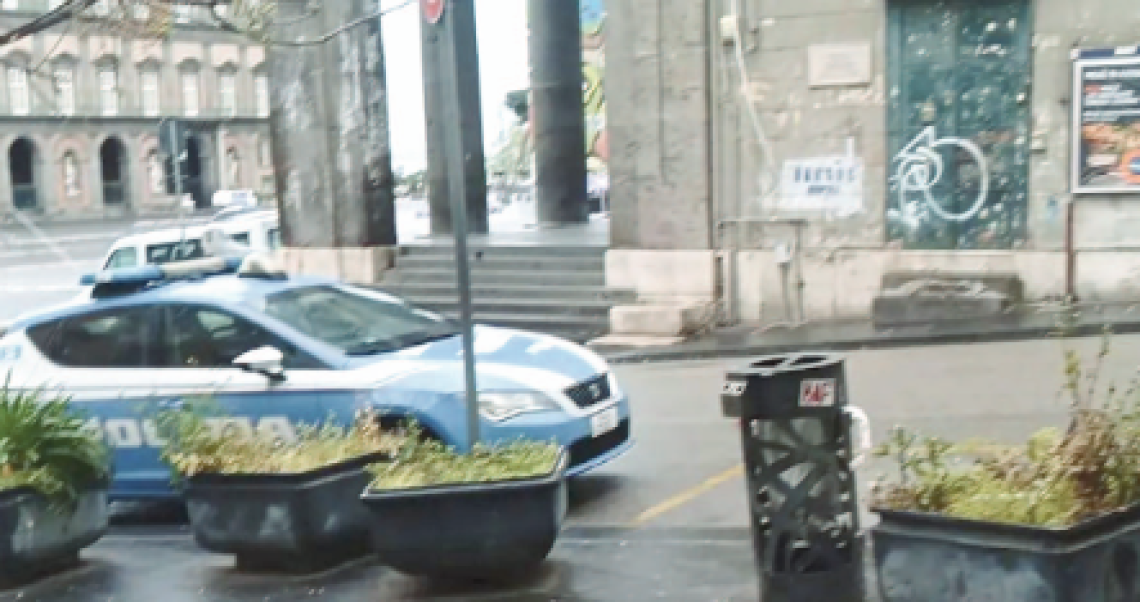 Riesplode la faida dei ragazzini, 16enne gambizzato al Plebiscito