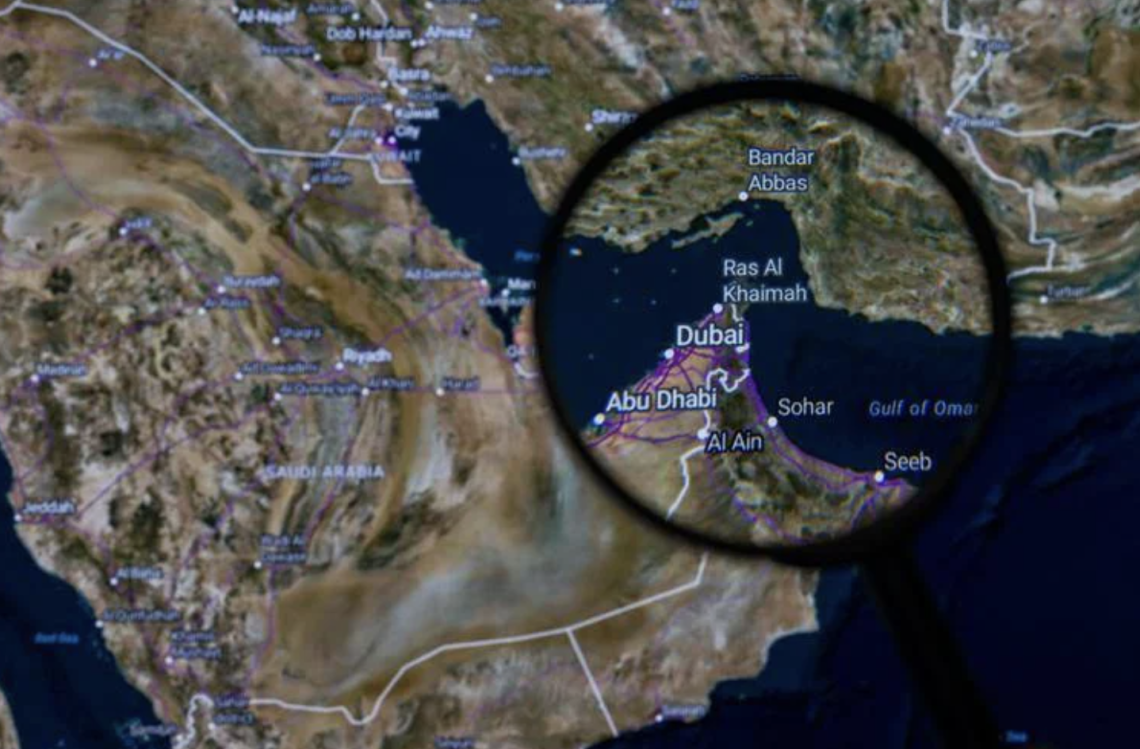 Trump: &laquo;Iran imbarazzante nel bloccare Hormuz&raquo;. Teheran: &laquo;No negoziati se continuano raid in Libano&raquo;