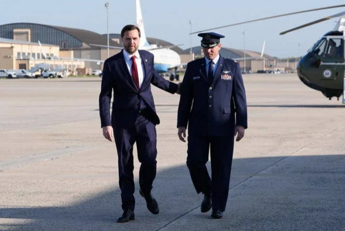 Vance avverte l'Iran: &laquo;Non prendeteci in giro ai negoziati&raquo;