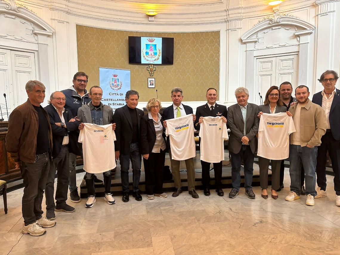 Domenica la “Traversata delle Sirene”