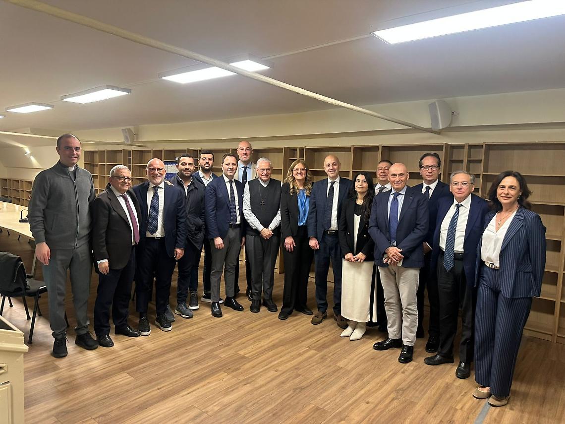 Al via una sinergia tra Chiesa di Napoli e Ordini professionali per sostenere le fasce pi&ugrave; fragili