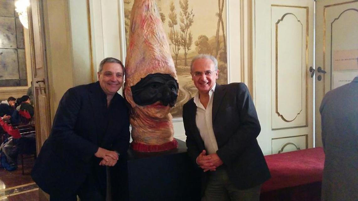 Maurizio de Giovanni e Pino Imperatore, emozioni e risate con gli studenti