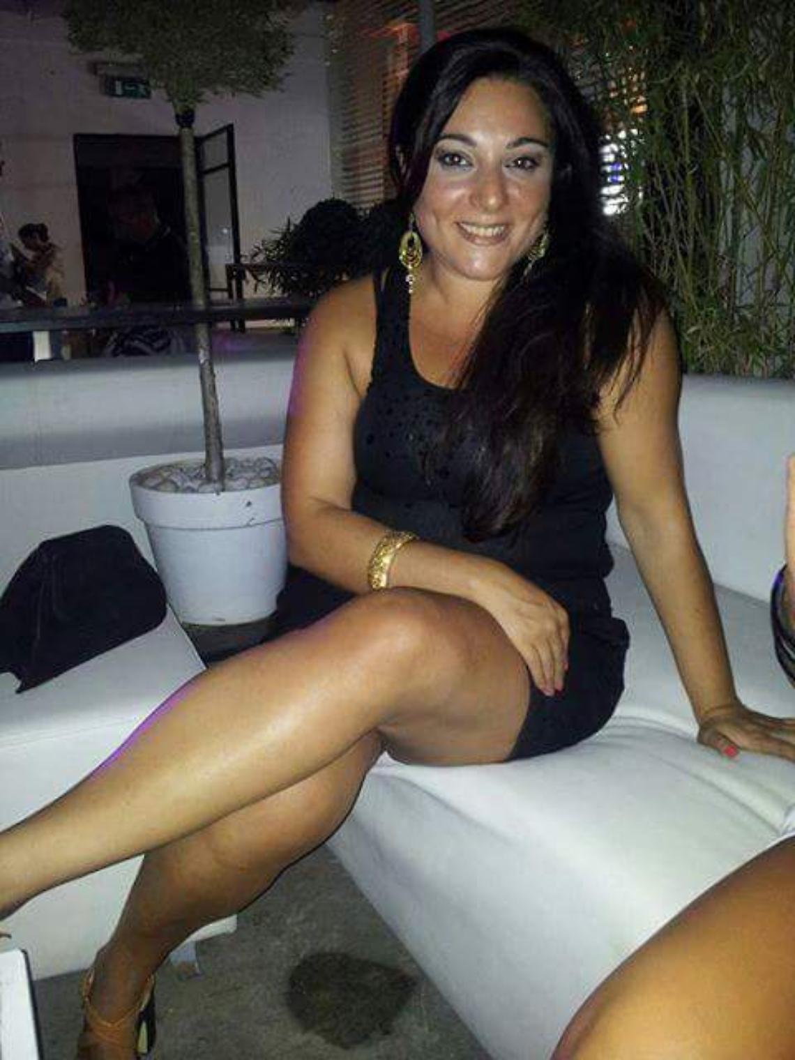 Si schianta con l'auto contro un cancello, muore a 34 anni