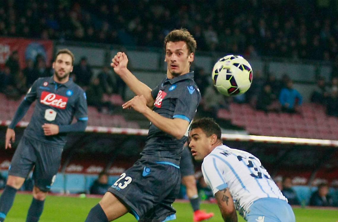 Il Napoli vince a fatica con il Cesena <br> È di nuovo a -3 dalla Lazio terza in classifica