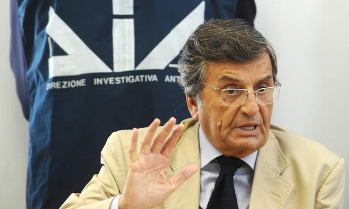 Caserta, l'ex procuratore Lepore incontra gli studenti del liceo Giannone